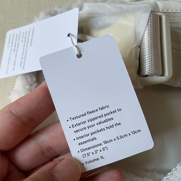 Lululemon Belt Bag 1L Fleece - White Opal/Gold - Picture 14 of 14